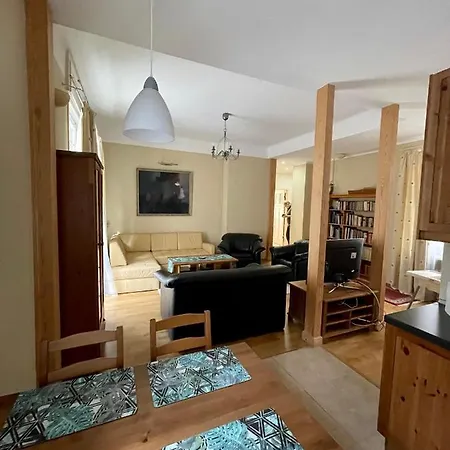 Apartment Spacious In The Heart Of *